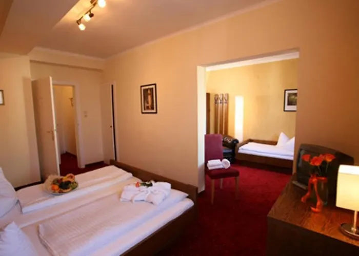 Отель Hotel-restaurant Kaisergasthof 3*